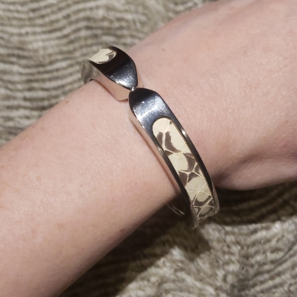 Stella & Dot Emerson Snake Inlay Bangle Bracelet - Picture 12 of 12